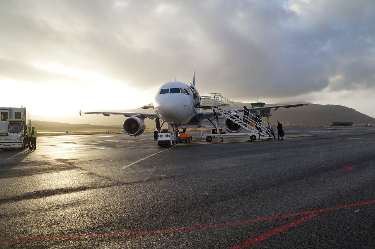 C919首飞最新动态与飞行员蔡俊的航天之旅揭秘